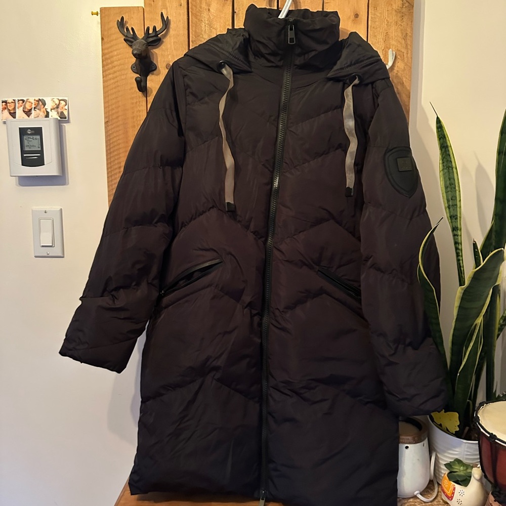 Suzy Shier Black Puffer Coat